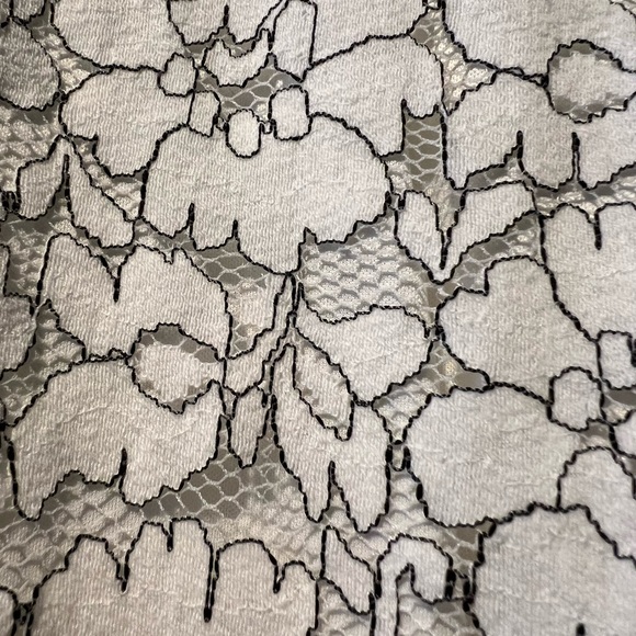 Torrid White with Black Stitching Floral Lacey Sleeveless Top - Picture 4 of 16